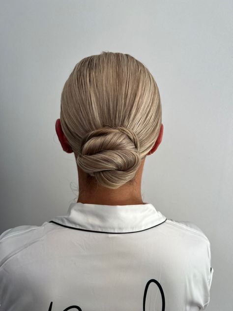 Bridal Hair, Bridal Hair up to, Sleek Updo Effortless Bridal Hair, Bridal Stylist, Bridal Bun, Wedding Unity, East Yorkshire, Sleek Ponytail, Morning Wedding, Uk Wedding, Rhodes