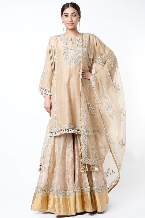 Latest Designer Lehenga, Beige Kurta, Lehenga Bridesmaid, Embroidered Sharara, Bridesmaid Lehenga, Designer Lehenga, Lehenga Saree, Sharara Set, Indian Fashion Designers