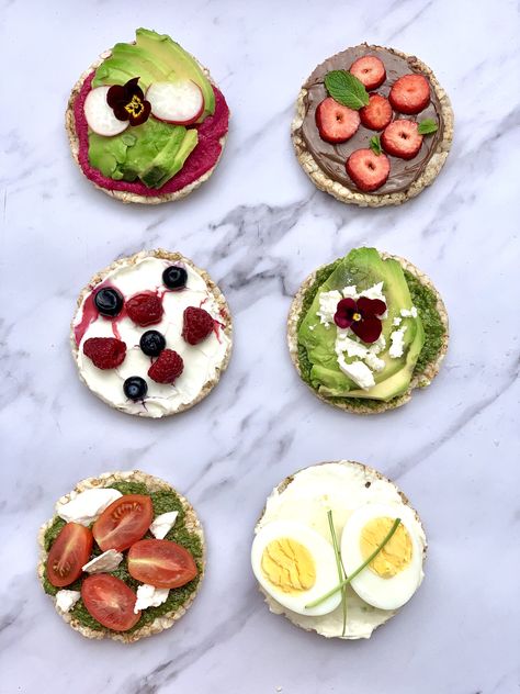 Rice Cake Toast, Rice Cake Avocado Toast, Rice Cake Avocado, Balanced Snacks, Rice Cakes Toppings, Rice Pops, Cracker Toppings, Breakfast Toast, Baked Chicken Thighs