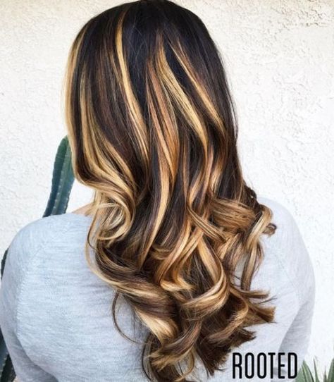 Balayage Brunette Long, Brown To Blonde Ombre Hair, Blonde Caramel Highlights, Highlights For Dark Brown Hair, Hair Highlights And Lowlights, Blonde Streaks, Chocolate Brown Hair, Black Hair With Highlights, Dark Hair With Highlights