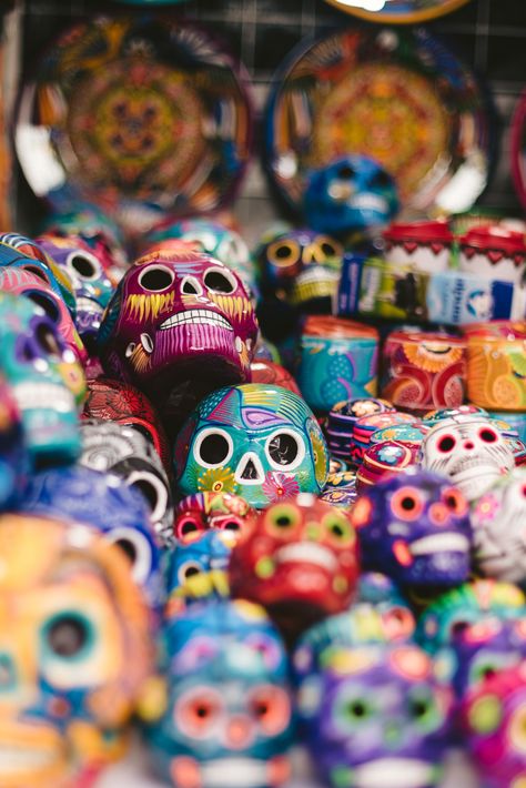 Travel to Mexico this year during the time of Cinco de Mayo Celebrations! Learn how Mexican culture celebrates this special day and what Cinco de Mayo is really about. Up with People - Blog America Aesthetic, Visiting Mexico City, Mexico Itinerary, Future Inspiration, Portfolio Theme, Mexico Travel Guides, Travel Mexico, Mexico Culture, Mexico Destinations