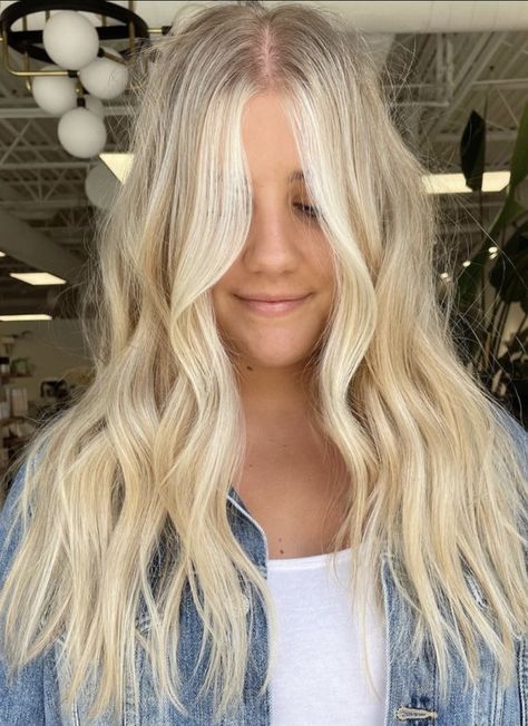 Long Blonde Hair With Short Layers, Blonde Hair No Filter, Cali Blonde Hair, Warm Platinum Blonde Hair, Butter Blonde Balayage, Buttery Blonde Hair, 90s Blonde, Creamy Blonde Hair, Butter Blonde Hair