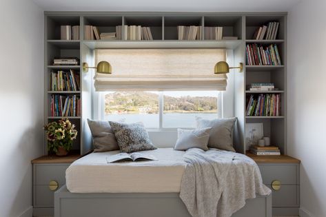 Lagoon - Beach Style - Bedroom - San Francisco - by Katie Monkhouse Interior Design | Houzz Hanging Plant Decor, Library Lounge, Built In Daybed, Beach Style Bedroom, Bedroom Built Ins, Bed Nook, Green Oasis, Office Guest Room, Guest Room Office