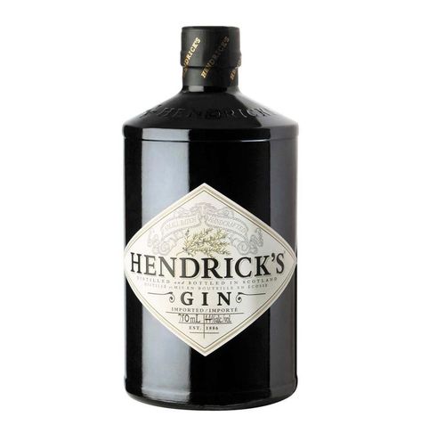 The world's 10 best gins 16 Gin On The Rocks, Champagne Popsicles, Hendrick's Gin, Gin Brands, Gin Tasting, Best Gin, Hendricks Gin, Liquor Drinks, Gin Gifts