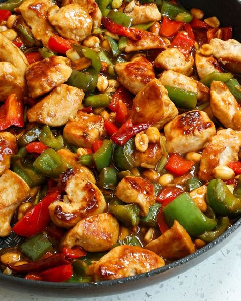 Small Town Woman Panda Express Kung Pao Chicken, Hibachi Chicken, Kung Pao Chicken Recipe, Dried Chili Peppers, Asian Dinner Recipes, Asian Dinners, Spiced Rice, Stir Fry Dishes, Easy Asian Recipes