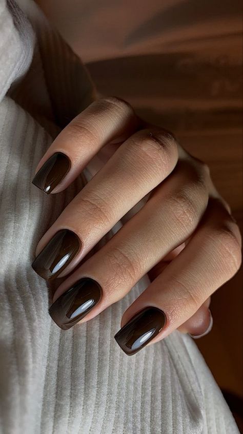 Winter Nails Brown 2023-2024 20 Ideas: Cozy and Stylish Nail Trends - Women-Lifestyle.com Shellac Nails Fall, Brown Nail, Kutek Disney, October Nails, Nagel Tips, Smink Inspiration, Classy Acrylic Nails, Makijaż Smokey Eye, Thanksgiving Nails