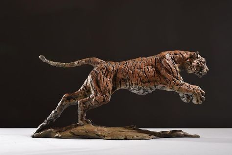 Tiger Sculpture, Bronze Tiger, 3d Tiger, India Inspired, Cat Species, Wood Carving Art, Mural Painting, Sculpture Clay, Animal Sculptures