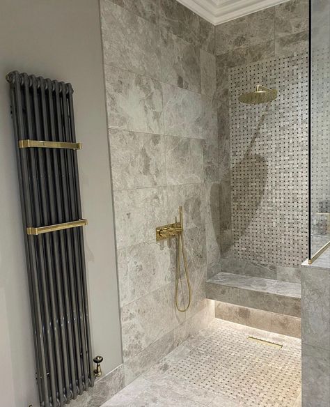 Bath Shower Remodel, Built In Shower Seat, Half Wall Shower, Toilet Room Decor, Frameless Shower Enclosures, Shower Seat, Built In Seating, Luxury Shower, Shower Seats