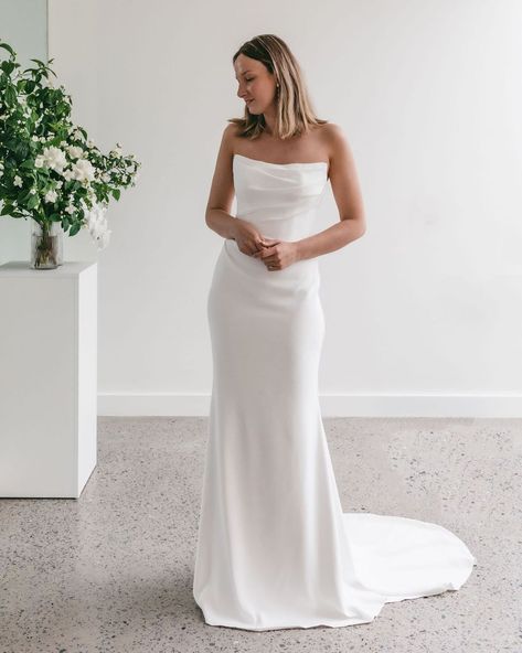 Chosen by KYHA on Instagram: “Welcome a sleek dosing of separates with the Lucia Top and Lucia Skirt. ⠀⠀⠀⠀⠀⠀⠀⠀⠀ #chosenbykyha #luciatop #luciaskirt” St Patrick Wedding Dress, Wedding Dresses Backless, Chosen By Kyha, Backless Mermaid Wedding Dresses, Simple Bridal Dresses, Ivory Bridal Gown, Martina Liana Wedding Dress, Wedding House, White Mermaid