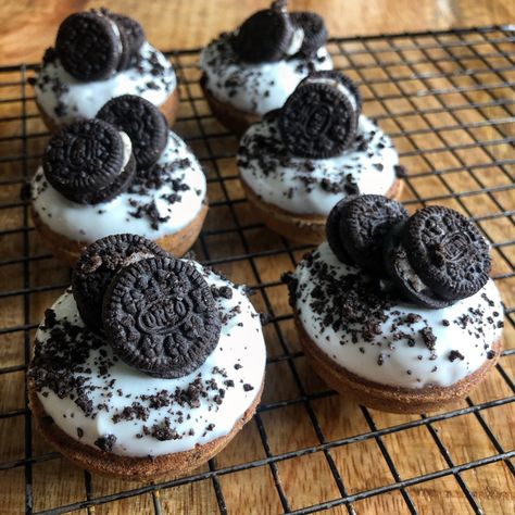 Cookies Cream, Get Rid Of Acne, Rid Of Acne, Homemade Donuts, Delicious Donuts, Good Foods To Eat, Cake Donuts, Fun Baking Recipes, Cute Desserts