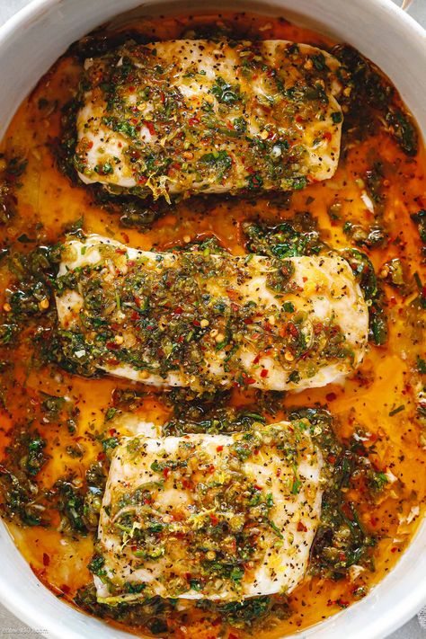 Easy Baked Cod Recipe - #baked #cod #fish #recipe #eatwell101 - This baked cod recipe is a great dinner idea for those busy weeknights. Cod fillets are ready in 20 minutes or less! - #recipe by #eatwell101® Mediterranean Baked Cod Recipes, Easy Baked Halibut Recipes, Sole Fish Recipes Baked, Cod Marinade Recipes, Best Cod Fish Recipes, Sole Fish Recipes, Baked Fish Dinner, Braised Cod, Lingcod Recipe