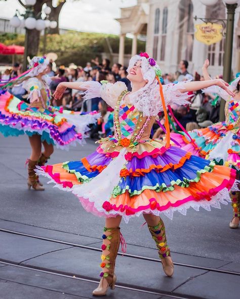 👑Princess Lindsay👑 on Instagram: “Happy 6 years to The Festival Of Fantasy Parade!! • • • • • • #festivaloffantasy #magickingdom #disneyworld #disneyparade #waltdisneyworld…” Festival Of Fantasy Parade Costumes, Parade Costumes, Disney Trip Outfits, Festival Of Fantasy Parade, Disney Parade, Trip Outfit, Disney 2024, Cosplay Inspiration, Resort 2024