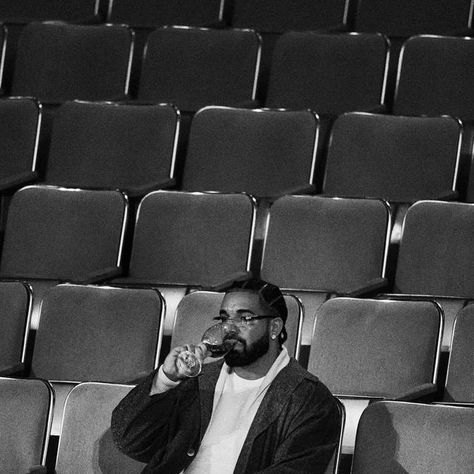 champagnepapi on Instagram: "For all the ones in their why Aubrey & not me era…" Drake Playlist, Old Drake, Drake Photos, Drake (lyrics), Drake Drizzy, Rap Album Covers, Drake Quotes, Aubrey Drake, Rap Albums