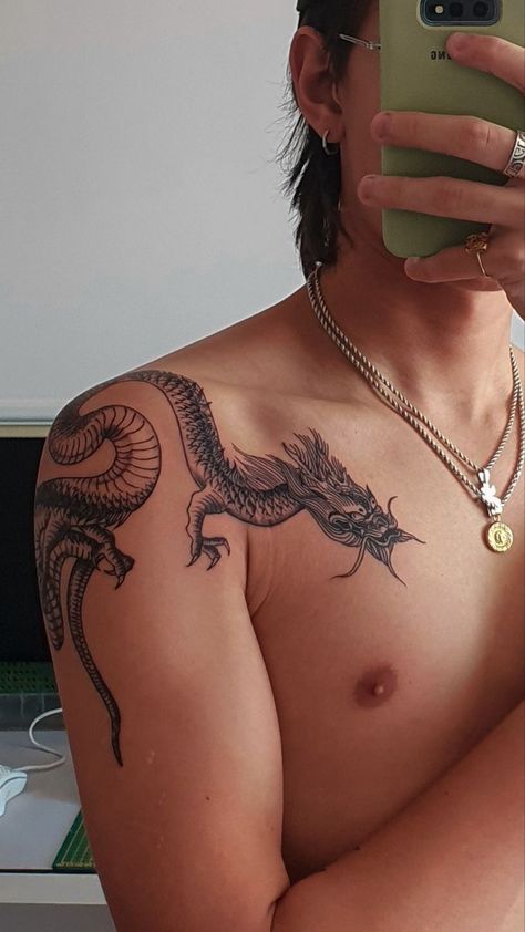 Dragon Mens Tattoo, Sholder Tattoo Man, Men’s Tattoo Dragons, Back Over Shoulder Tattoo, Dragon Tattoo Top Of Arm, Asian Tattoos Men Ideas, Dragon Over Shoulder Tattoo, Man Dragon Tattoo, Dragon Tattoo Over Shoulder