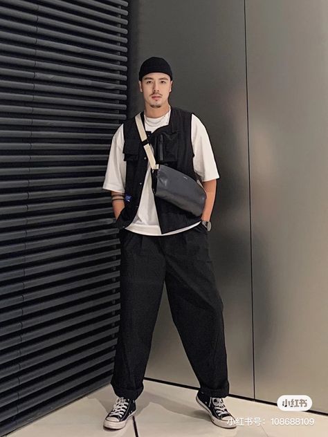 Outfit Rompi Pria, Street Wear Vest Outfits Men, Outfit Vest Pria, Outfit Rompi, Mens Outfits Nike, Black Vest Outfit Men, Utility Vest Outfit Men, Vest Outfits Men Streetwear, Masculine Outfit Ideas