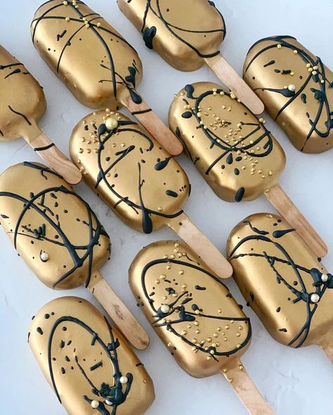 Gold Cakesicles, Gold Luster Dust, Hanging Wedding Decorations, Luster Dust, Colour Combo, Popular Color, The Gold, Sweet 16, Black And Gold