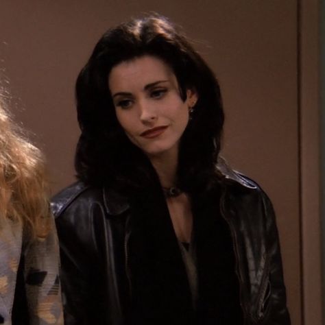 Rachel Mcadams, Monica Friends, Courtney Cox, Friends Cast, Camila Morrone, Friends Moments, Monica Geller, Friends Tv Show, Friend Outfits