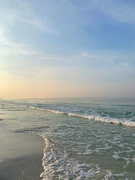 Florida Beaches Vacation, Find Aesthetic, Seagrove Beach, Pretty Beach, Florida Beach, Images Esthétiques, Beach Wallpaper, Beach View, Florida Beaches