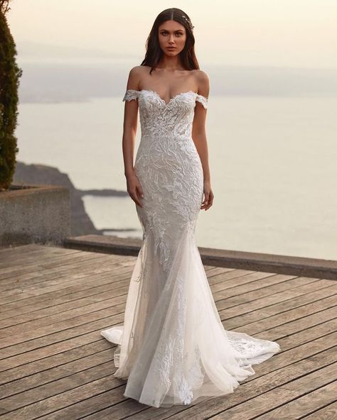 Wedding Dress A Line Tulle, 2024 Resolutions, Pronovias Bridal, Pronovias Wedding Dress, Fit And Flare Wedding Dress, White Wedding Dress, Designer Bridal Gowns, Dream Wedding Ideas Dresses, Mermaid Style