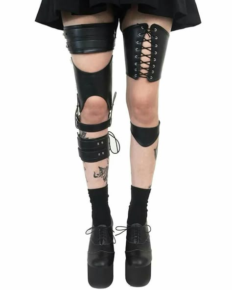 Harness Fashion, Leg Harness, Fest Outfits, Garters, Character Outfits, Alternative Fashion, Diy Clothes, Aesthetic Clothes, Chic Style