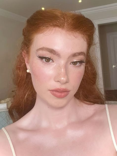 Holly Scrachan (hollyodvn) Pale Girl Wedding Makeup, Fairy Bride Makeup, Pale Bridal Makeup, Redhead Bridal Makeup, Ethereal Bridal Makeup, Whimsical Wedding Makeup, Soft Cottagecore Makeup, Fairy Wedding Makeup, Ethereal Wedding Makeup