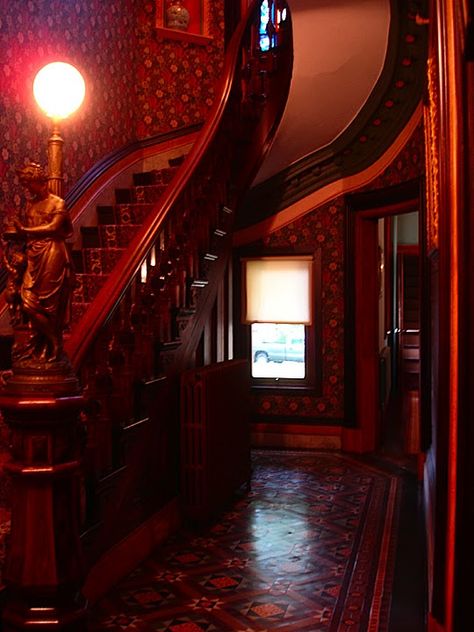 Old World, Gothic, and Victorian Interior Design: Victorian interior gothic interior Interior Design Victorian, Victorian Staircase, Victorian Interior Design, Gothic Interior, Victorian Home Interior, Victorian Interior, Victorian Interiors, Victorian Furniture, Versace Home