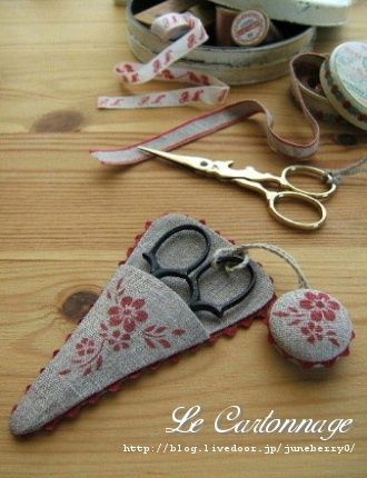 Scissor Keeper, Diy Sy, Sewing Case, Needle Books, Scissor Case, Scissor Fob, Flower Cross, Cross Stitch Finishing, Small Sewing Projects