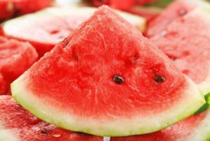 5 Foods You Can Eat All Day Benefits Of Watermelon Seeds, Hydrating Foods, Watermelon Health Benefits, Sistem Pencernaan, Watermelon Benefits, Eating Watermelon, Watermelon Gazpacho, Cut Watermelon, Sweet Watermelon