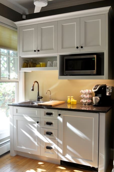 Kitchenette with sink, mini fridge, microwave, and coffee maker. Small Basement Kitchen, Dapur Mini, Kitchenette Ideas, Kitchenette Design, Basement Kitchenette, Small Kitchenette, Wohne Im Tiny House, Burlington Vermont, Basement Renovation