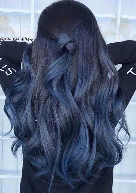 Cabelo Ombre Hair, Blue Ombre Hair, Dark Blue Hair, Fall Hair Color Trends, Fesyen Rambut, Balayage Hair Dark, Hair Color Purple, Pretty Hair Color, Balayage Hair Blonde