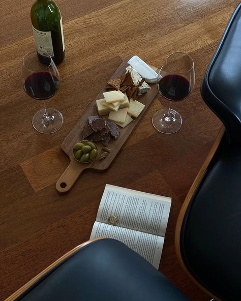 Food Aesthetically, Aspen Aesthetic, Kristen Callihan, Plateau Charcuterie, Fotos Aesthetic, Meg Ryan, Wine And Cheese, Wine Night, Better Future