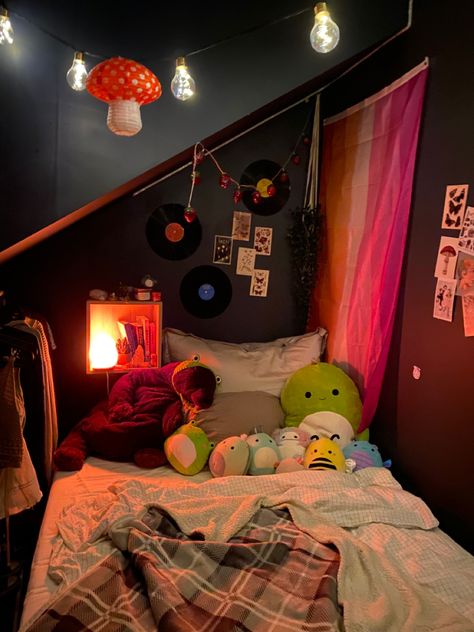 Pride Flag Bedroom Aesthetic, Pride Flag In Bedroom, Pride Flag In Room Aesthetic, Lesbian Bedroom Ideas Aesthetic, Pride Flag Room Decor, Pride Flag In Room, Queer Bedrooms, Lesbian Room Ideas, Lesbian Bedroom Ideas