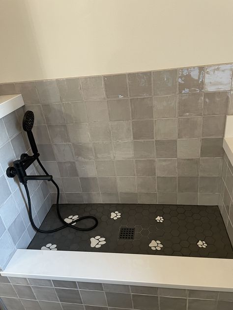 Dog Grooming Shower Ideas, Puppy Wash Station, Mudroom Ideas Dog Bath, Bathroom With Dog Wash Station, Dog Wash Shower Head, Aesthetic Dog Room Ideas, Laundry Room And Dog Wash, Dog Wash Stations In Laundry Room, Dog Bathroom Ideas