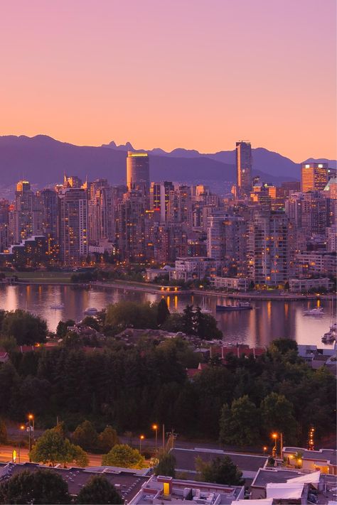 Explore all that Vancouver has to offer with Destguides! Living In Vancouver, Vancouver Bc Aesthetic, Ubc Vancouver Aesthetic, Vancouver Canada Aesthetic, Vancouver Wallpaper, Vancouver Lifestyle, Vancouver Aesthetic, Vancouver Summer, Vancouver Canada Photography