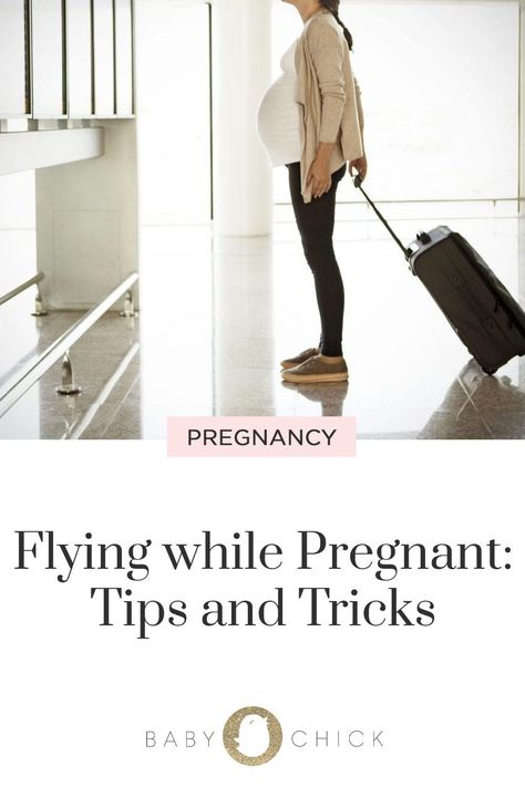 If you're planning on flying while pregnant, consider these tips before you get on a plane -- what to wear, where to sit, and what to pack. Maternity Airplane Outfit, Maternity Airport Outfit Summer, Maternity Plane Outfit, Airport Maternity Outfit, Pregnant Airport Outfit Summer, Maternity Travel Outfit Airport Style, Pregnant Travel Outfit, Pregnancy Airport Outfit, Maternity Airport Outfit