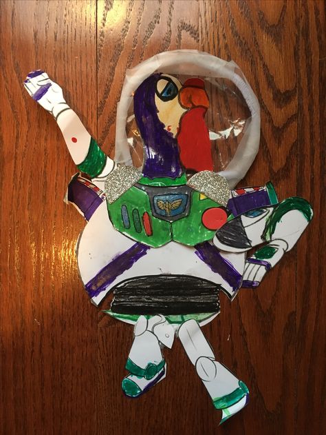 Buzz light year turkey Turkey In Disguise, Toy Story Crafts, Turkey Disguise Project, Turkey Project, Show Characters, Turkey Disguise, Project Template, Turkey Crafts, Pre K Activities