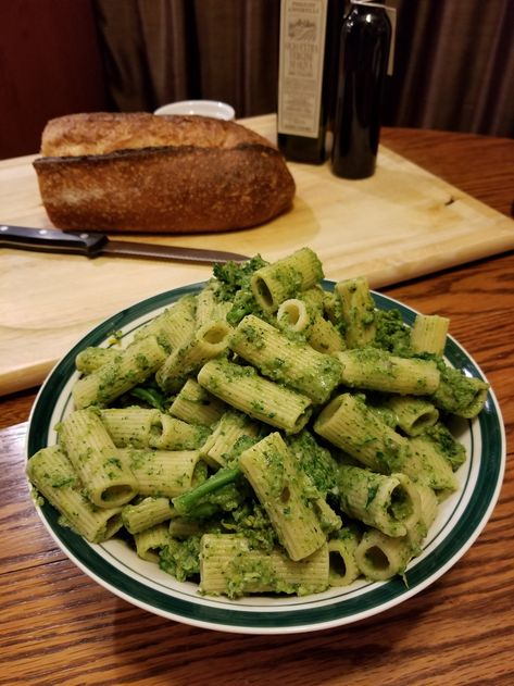 Heath Dinners, Broccoli Pasta Sauce, Broccoli Sauce, Italian Broccoli, Broccoli Puree, Broccoli Lemon, Rigatoni Recipes, Health Meals, Broccoli Dishes