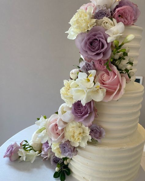 T&M @thepeartreepurton 🍰🥰 Ridged finish with a fresh flower cascade from @wendyhouseflowers 🧁💐 arranged on the cake by Sarah 😙 6,8,10 inches 🍰 "Never entered our heads to change suppliers! Following slight changes we were certainly not disappointed with our wedding cake. Thank you so much!! All best wishes and thanks to you xx" Flower Cascade, Fresh Flower, Thank You So Much, Wedding Cake, Our Wedding, Cake, Flowers