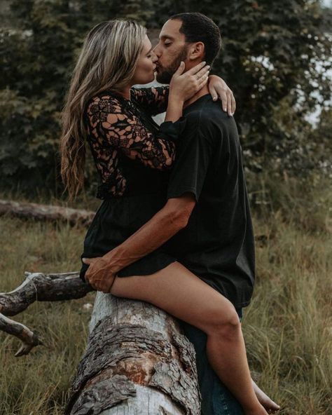 New Couple Photoshoot, Spicy Outdoor Photos, Spicy Couples Photoshoot Ideas Outdoors, Spicy Engagement Photoshoot Ideas, Sultry Engagement Pictures, Couples Boudiour Poloroid Ideas, Couples Bourdier Photoshoot Poses, Couple Poses Spicy, Spicy Engagement Photos