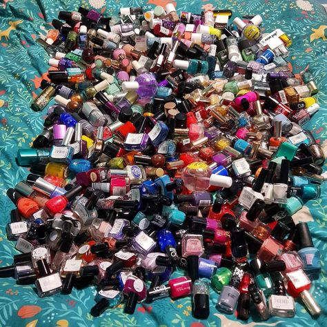 NerdyNails on Instagram: “I receive a lot of questions, asking how big my nail polish collection is? 🤔💅😊 As I've expanded my nail shelves today.  I've had to…” Nail Polish Collection Aesthetic, Nail Paint Collection, Nail Polish Aesthetic, Christmas Inspired Nails, Dr Belongings, Trashy Y2k Aesthetic, Avril Lavigne Goodbye Lullaby, Goodbye Lullaby, Inspired Nails