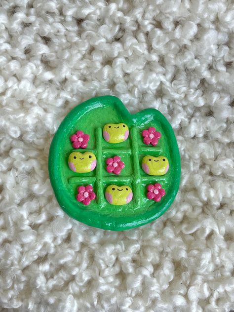 Tic tac toe handmade from air dry clay 🐸 #clay #handmade #polymerclay #airdryclay Air Dry Clay Coasters, Clay Coasters, Trending Diy, Easy Clay Sculptures, Diy Air Dry Clay, Sculpture Art Clay, Air Dry Clay Projects, ดินปั้น Polymer Clay, Tanah Liat