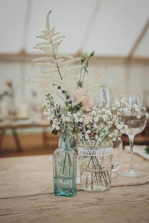 Feminine rustic centerpiece | Helen Lisk Photography Parisian Wedding Theme, French Themed Wedding, French Country Wedding, Simple Wedding Flowers, Signing Table Wedding, Wedding Floral Centerpieces, Wedding Toasts, Braut Make-up, Shabby Chic Wedding