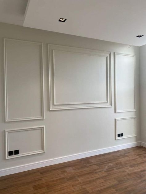 Master Bedrooms Hamptons, Moulding Wall Bedroom, Panelling Around Tv, Bedroom Panneling, Wall Moulding Bedroom, Panelling Design Wall, Wall Paneling Bedroom, Bedroom Molding, Luxury Foyer