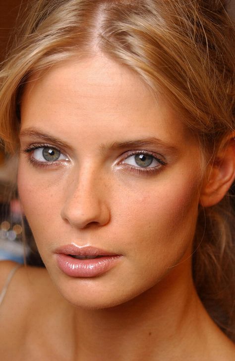 Julia Stegner Julia Stegner, Future Girlfriend, Runway Beauty, Gisele Bündchen, Beauty Women, Actresses, Models, How To Wear, Beauty