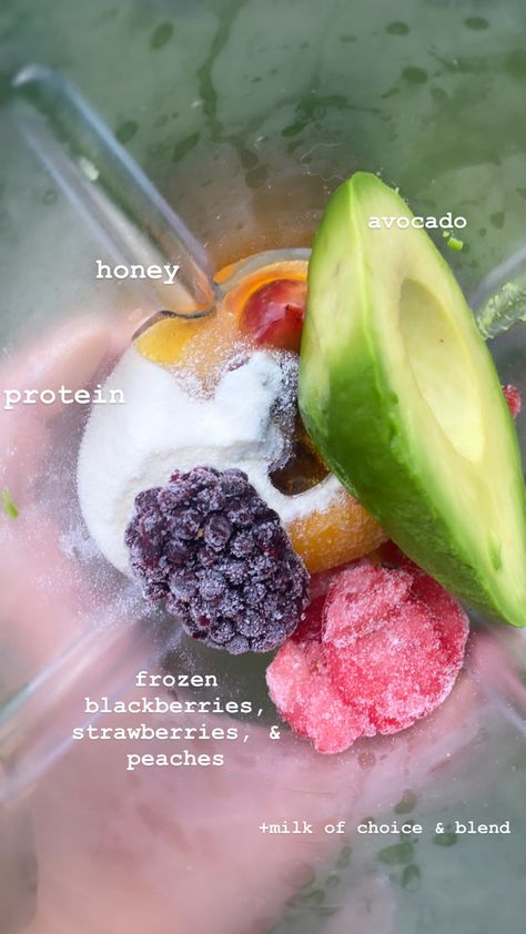 Filling Protein Smoothies, Smoothie King Orders, Smoothie Recipes With Collagen Powder, Breakfast Protein Smoothie, Collagen Smoothie Recipes, Post Workout Smoothie Without Powder, Collagen Peptides Smoothie, Erewhon Smoothie, Strawberry Collagen Smoothie