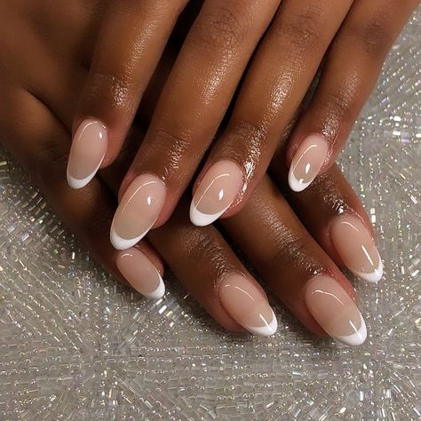 Wedding Nails Bridesmaid Acrylic, Nail Art Elegant, Oval Acrylic Nails, Pink Wedding Nails, Bridesmaids Nails, Wedding Nails Bridesmaid, Nails Bridesmaid, Nails For Bride, Nude Nail Designs