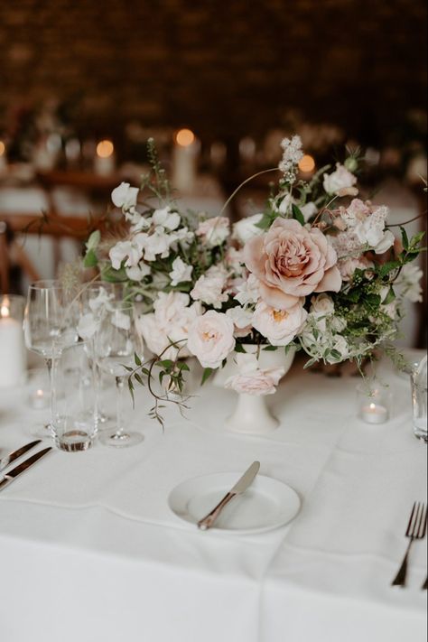 Wedding Centrepiece Vase, Floral Centrepiece Wedding Round Table, July Wedding Flowers Uk, British Wedding Flowers, White Roses Table Centrepiece, Minimal Wedding Flowers, Champagne Floral Centerpiece, White Rose Top Table Flowers, White Florals In Gold Compote Vase Wedding Centerpiece