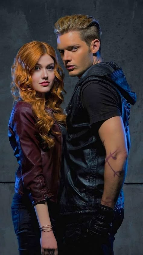 Katherine McNamara & Dominic Sherwood Shadowhunters Tv Series, Clary Y Jace, Hunter Movie, Shadowhunters Series, Clary And Jace, Shadowhunters Tv Show, Dominic Sherwood, Jace Wayland, Shadowhunters The Mortal Instruments