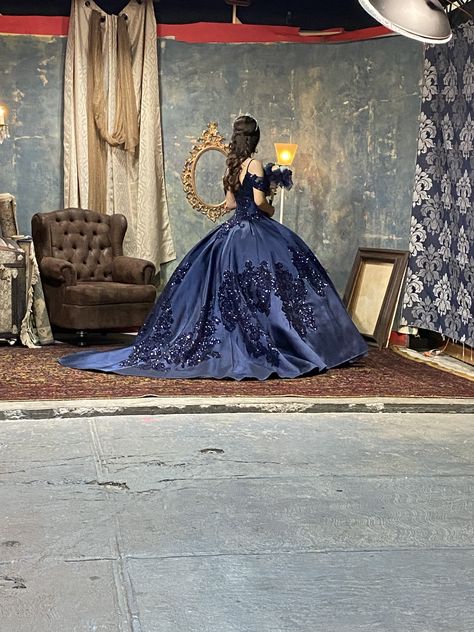 Quince Dresses Midnight Blue, Quinceanera Dresses Midnight Blue, Navy Blue Quinceanera Dresses With Silver, Blue Quince Ideas, Midnight Blue Quince, Xv Themes, Midnight Blue Quinceanera Dresses, Grey Quince Dresses, Quinceanera Planner