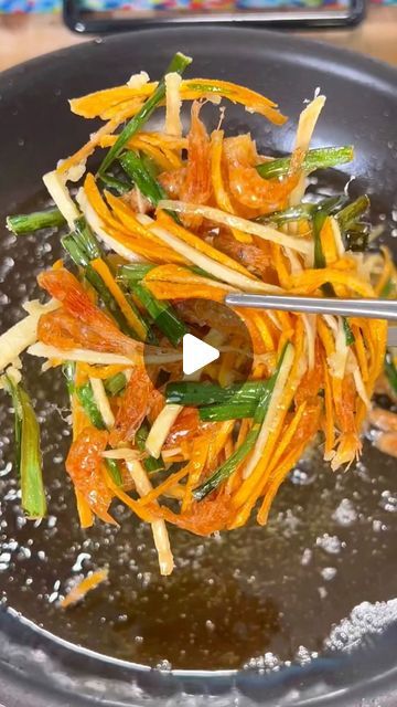 Leah Cohen 🇺🇸🇵🇭 on Instagram: "Many of you requested my Ukoy recipe. For those of you who don’t know what ukoy is get ready to discover this Filipino fritter packed with sweet potato, shrimp, and Chinese chives. The trick to getting the crispiest ukoy is using ice cold water and let as much batter drain so the sweet potato is lightly coated. Please see my recipe below:  Ukoy Recipe  2C orange sweet potato  1C white sweet potato 1C Chinese chives  1/2C shrimp 1.25C cornstarch  1C ice cold water 1Tbs salt  Oil for frying  Spicy vinegar      #UkoyDelights #FilipinoFlavors #CrispyGoodness #FoodieFinds #ukoy" Ukoy Recipe Filipino Food, Ukoy Recipe, Potato Shrimp, Spicy Vinegar, White Sweet Potato, Filipino Street Food, Chinese Chives, Ice Cold Water, Orange Sweet Potatoes